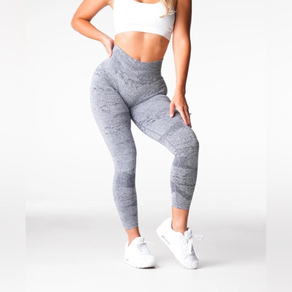 NWOT NVGTN Grey Digital Seamless Legging Sz S High Waist Flattering Sold Out - Picture 2 of 7